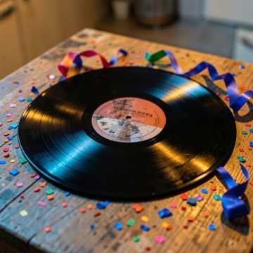 Bitlo.ru - Оля, С Днём Рождения (Мартовский Фристайл)