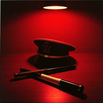 Bitlo.ru - На голове фуражка, погоны на плечах,